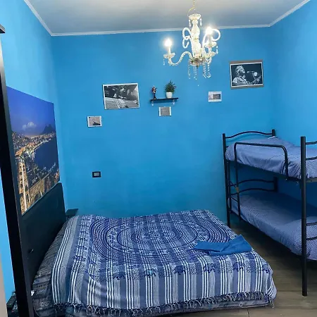 Na Tazzulel E Cafe Oda ve Kahvaltı Napoli