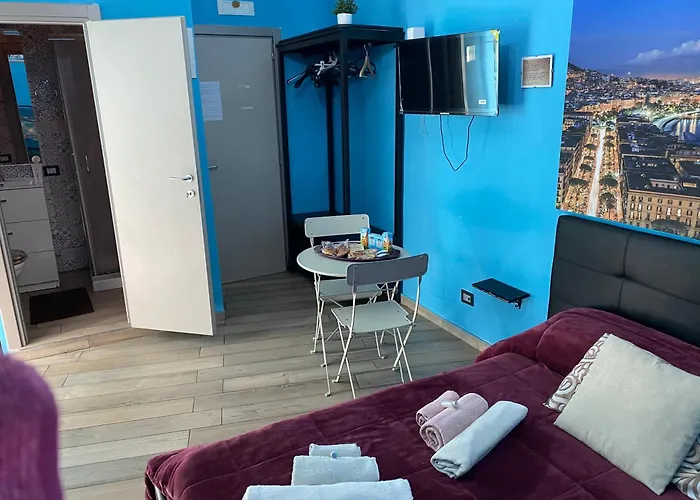 Na Tazzulel E Cafe 3* Νάπολη