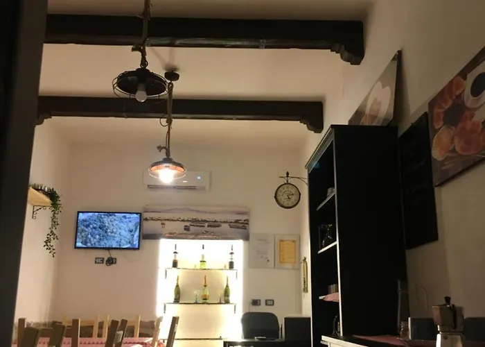 Na Tazzulel E Cafe 3* Νάπολη